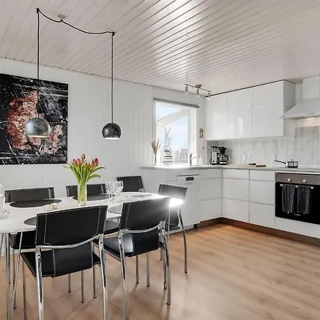 Lovely In With Kitchen Semesterbostad *