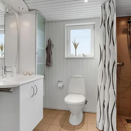 Semesterbostad Lovely In With Kitchen Otterup